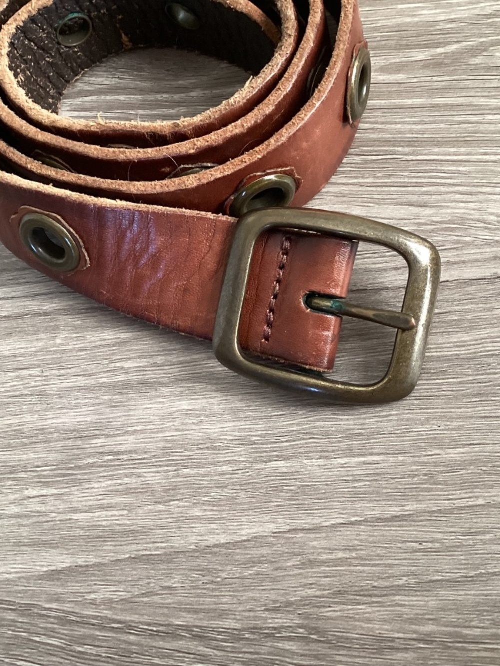 Women’s M Genuine Leather Brown Belt Large Grommets Flowers Boho Festival 1.25” - Picture 3 of 11